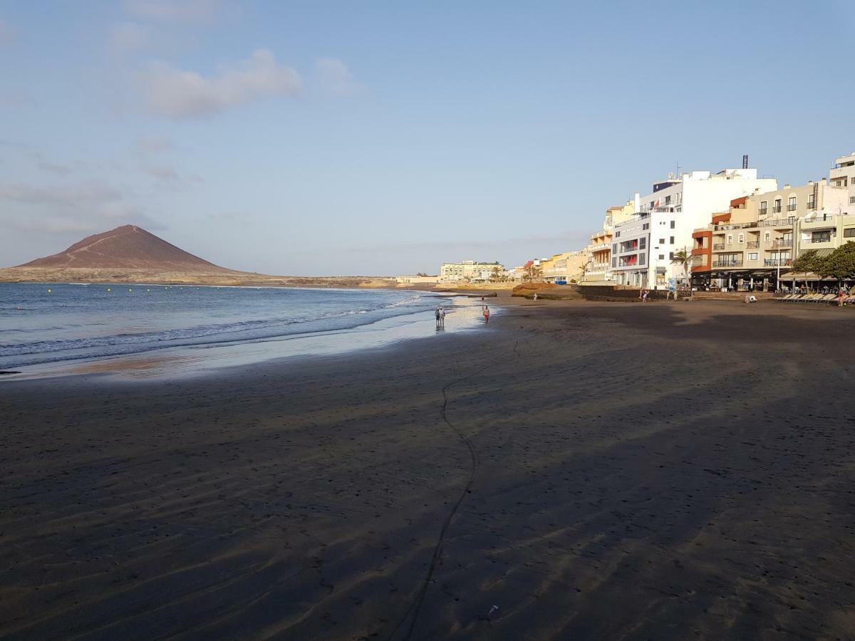 Alquilaencanarias-Medano Los Martines Beachfront A El Medano  Luaran gambar